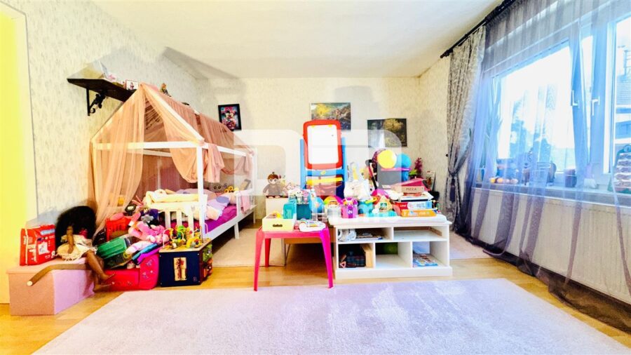 Charmantes Raumwunder in Birkenfelde: Historisches Fachwerk trifft auf solide Moderne - Hochparterre Kinderzimmer